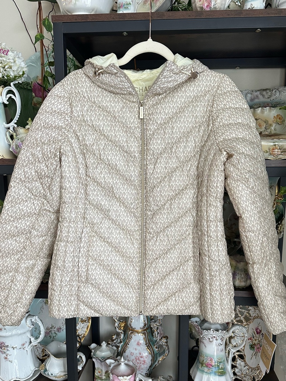 NWT Michael Kors Packable Quilted Puffer Jacket – Size S – Bone Signature Logo